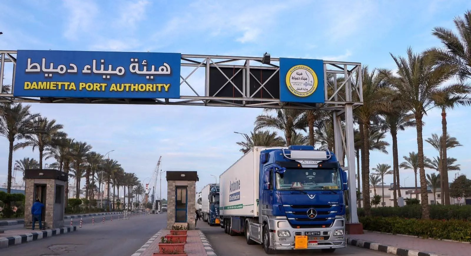 تواصل تدفق شحنات الترانزيت عبر خط الرورو