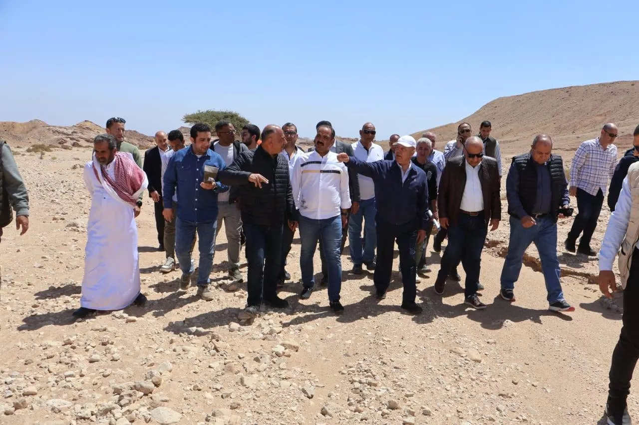 وزيرا النقل والكهرباء في زيارة ميدانية إلى منطقة جبل الجلالة