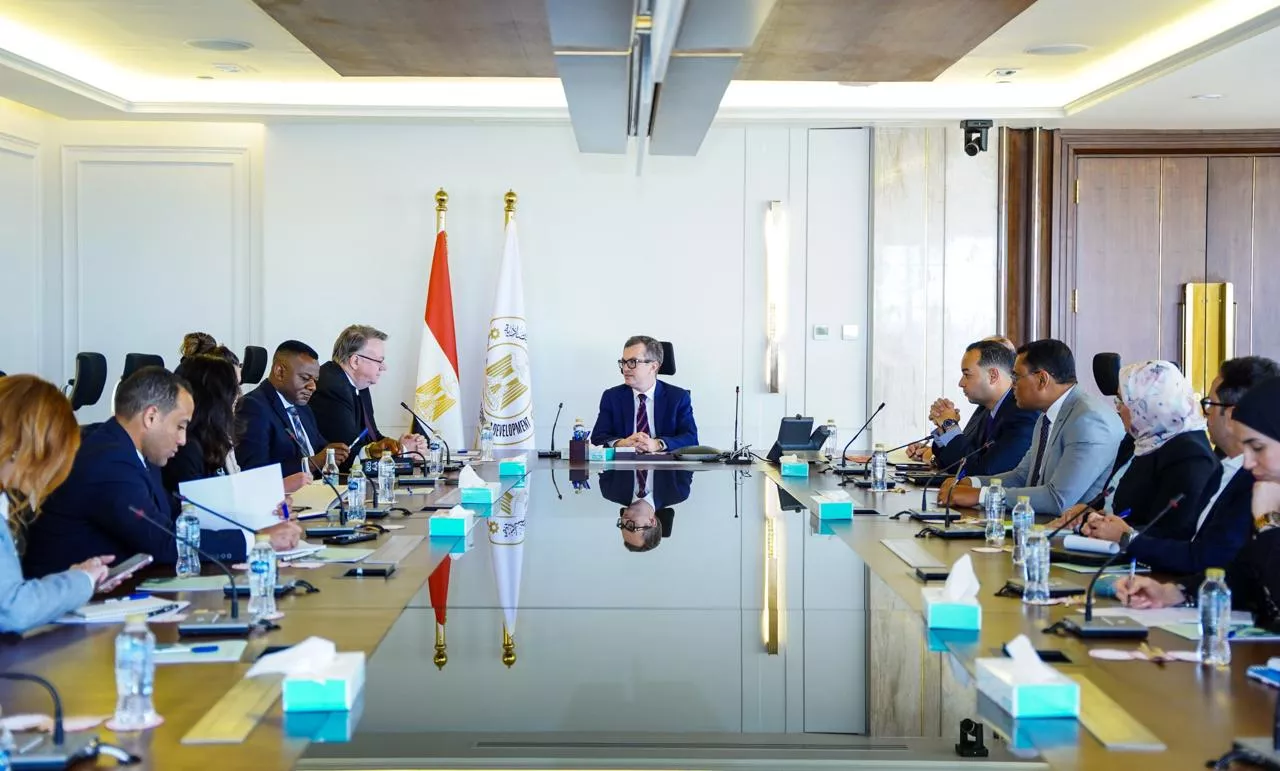 وزير التخطيط يجتمع مع مدير مكتب منظمة العمل الدولية