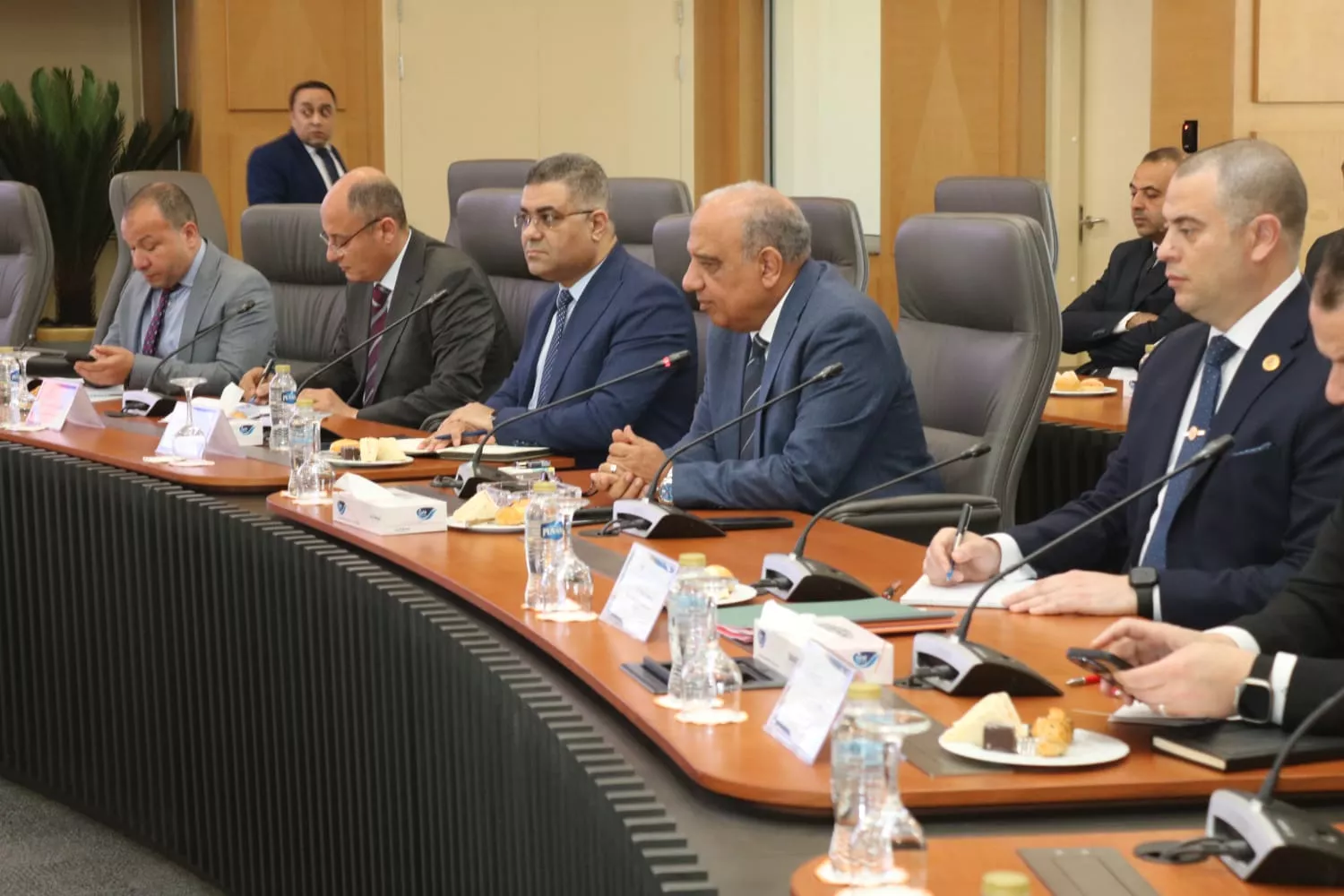 وزير الكهرباء  يجتمع ورئيس شركة روسآتًوم الروسية