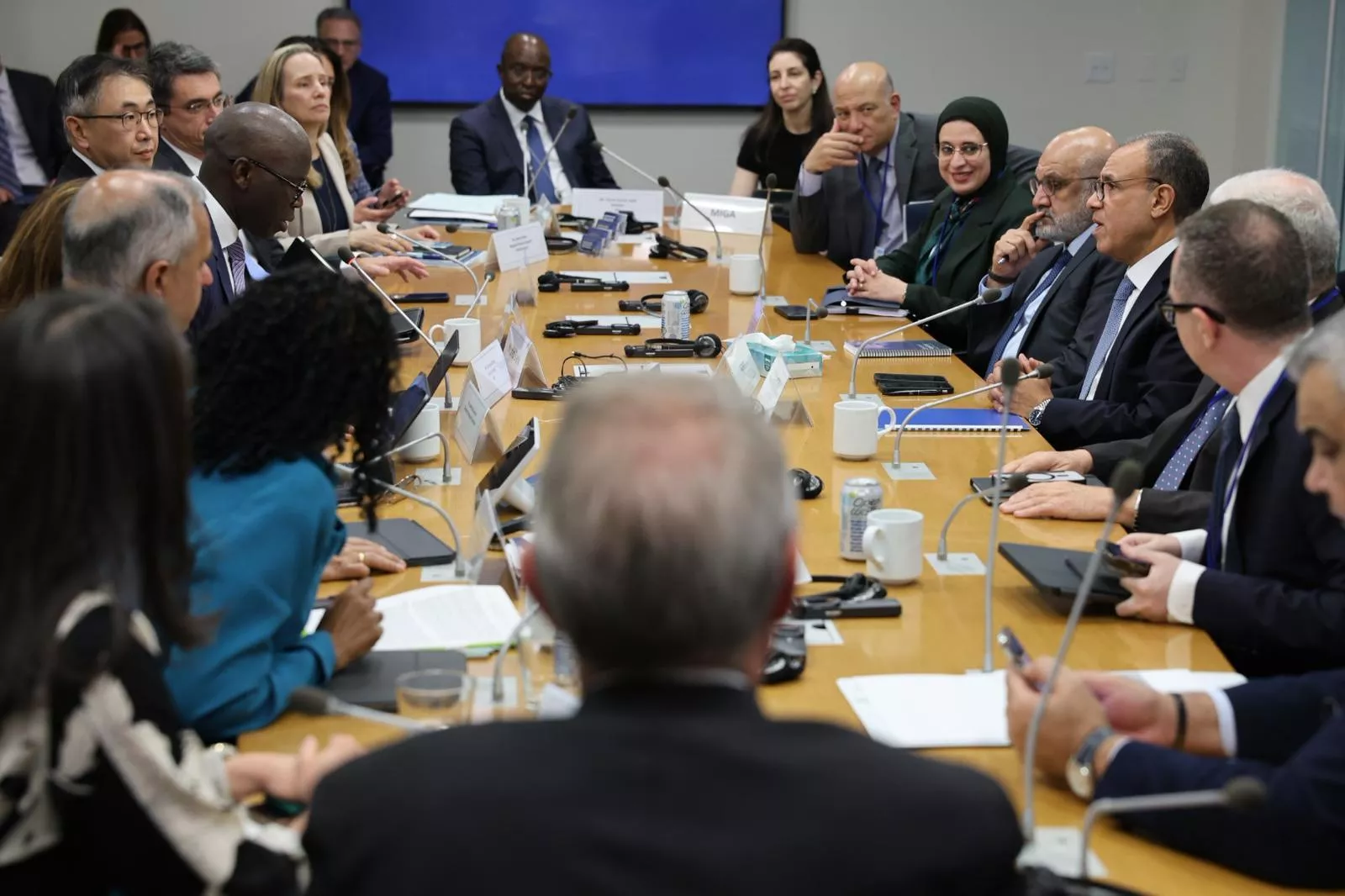 وزير الخارجية مع نائب رئيس البنك الدولي لمنطقة الشرق الأوسط