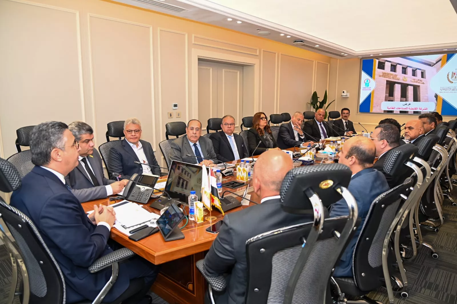 وزير التموين يترأس أول اجتماع للجنة العليا للمشروع القومي كاري أون