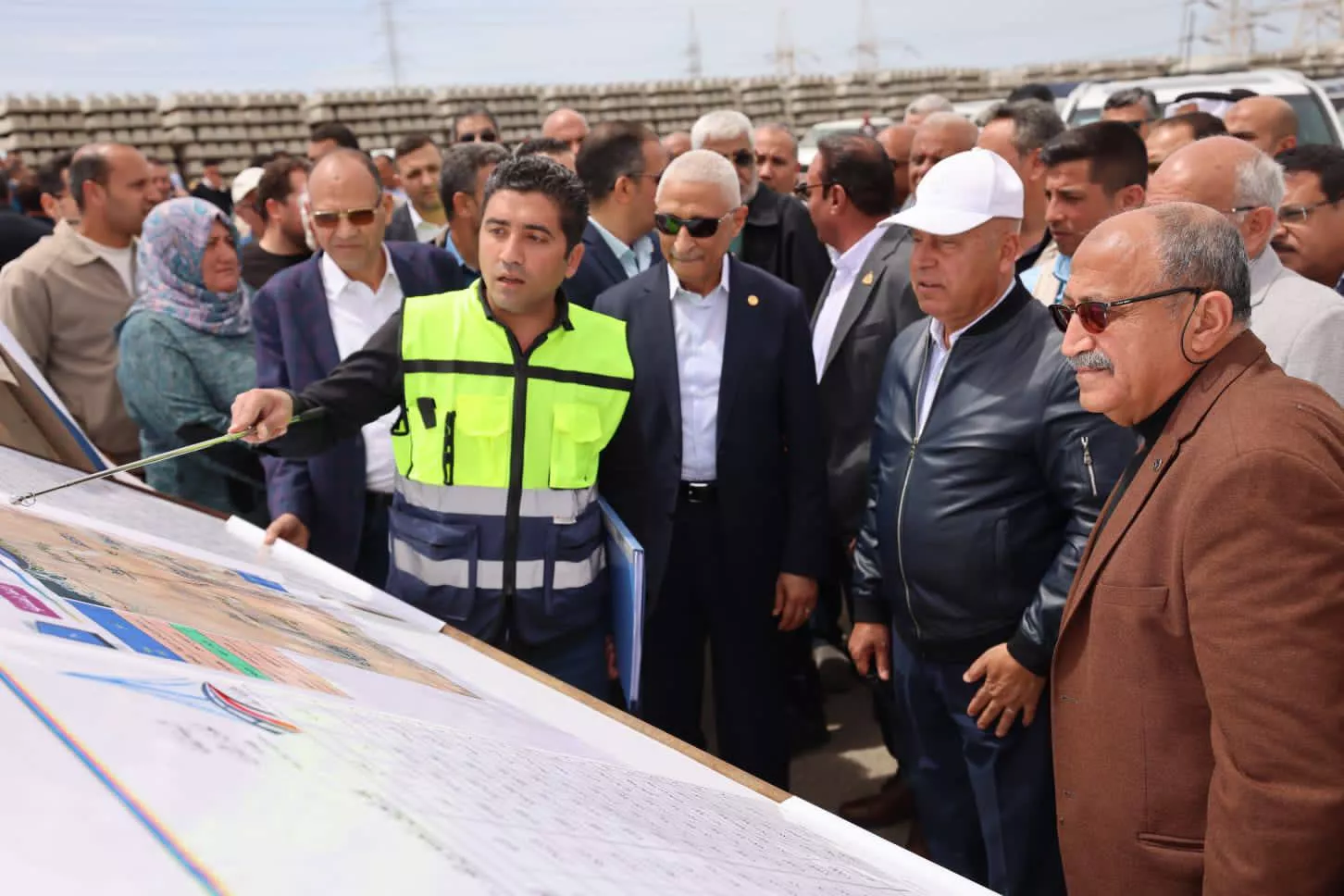 وزير النقل يتفقد مشروع قطار التنمية بسيناء