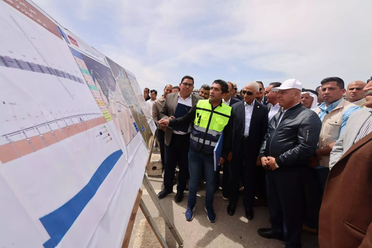 وزير النقل يتفقد مشروع قطار التنمية بسيناء