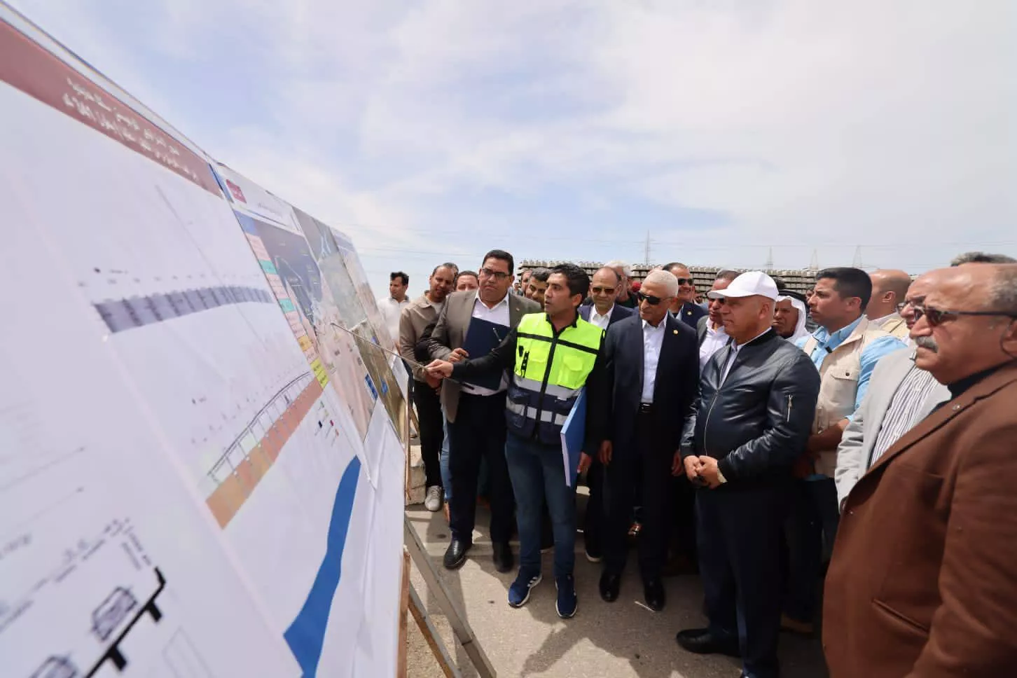 وزير النقل يتفقد مشروع قطار التنمية بسيناء