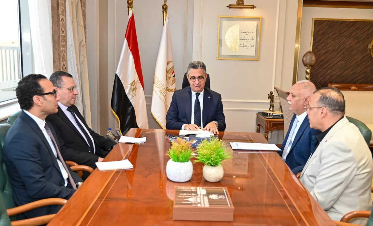 فاروق مع ممثلي البدالين التموينيين وشعبة المواد الغذائية