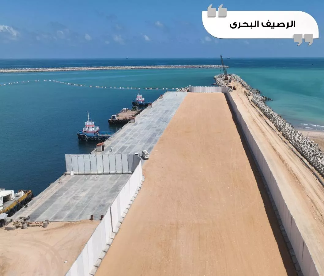وزير النقل يتفقد مواقع مشروع تطوير وتوسعة ميناء العريش