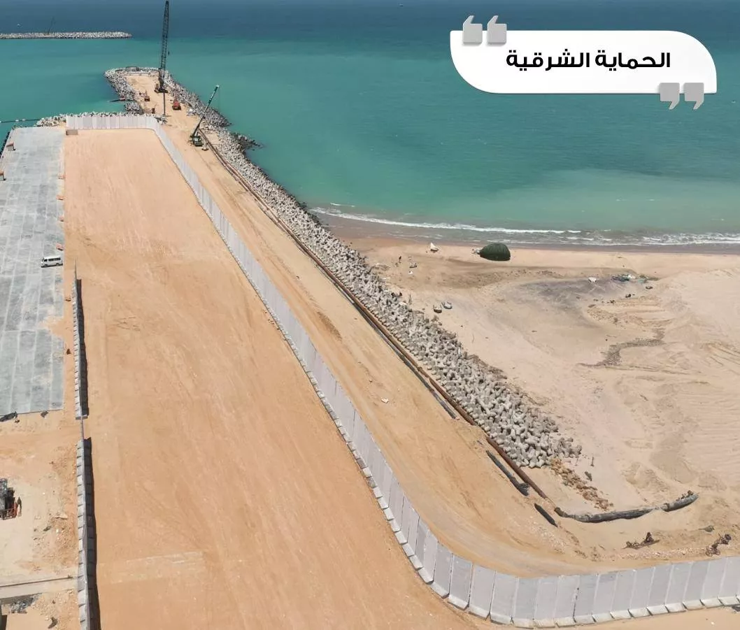 وزير النقل يتفقد مواقع مشروع تطوير وتوسعة ميناء العريش