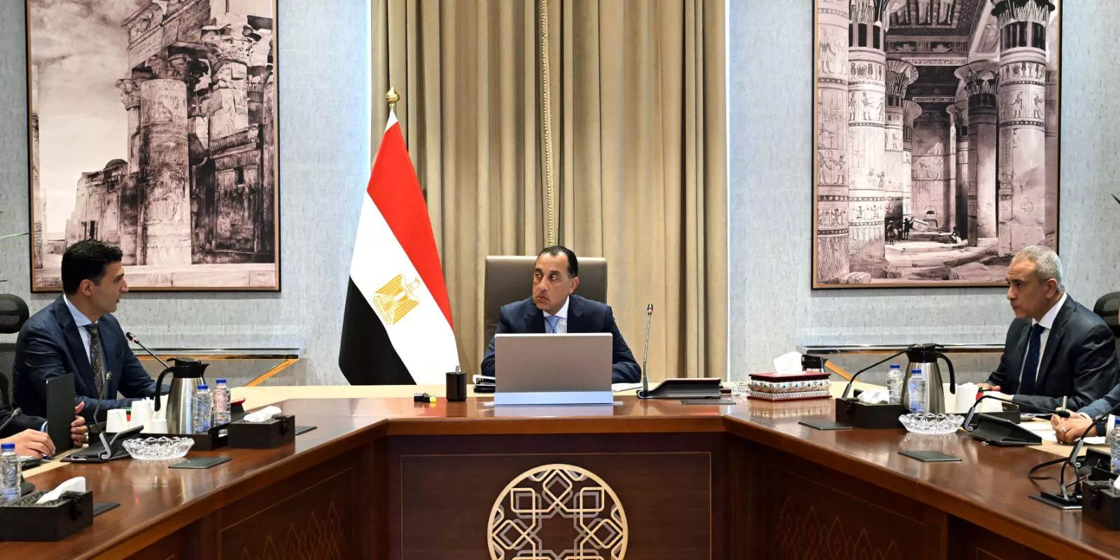 مدبولي يُتابع مستجدات البرنامج الوطني لتنمية صناعة السيارات