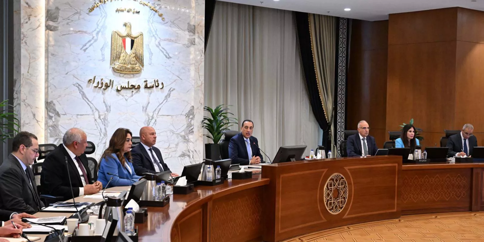 مدبولي يتابع موقف تنفيذ مشروعي رأس الحكمة وشمس الحكمة