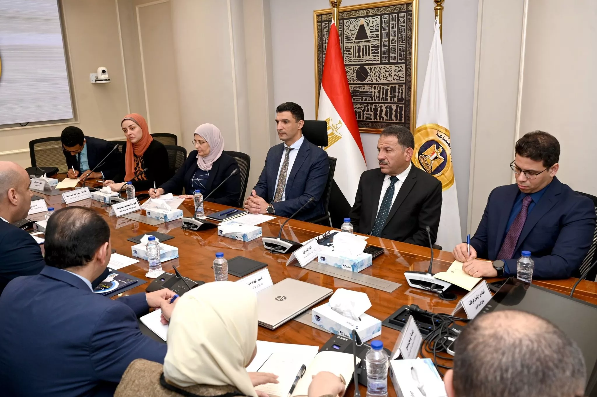 سبل تعزيز التعاون بين وزارتي الصناعة والعمل 