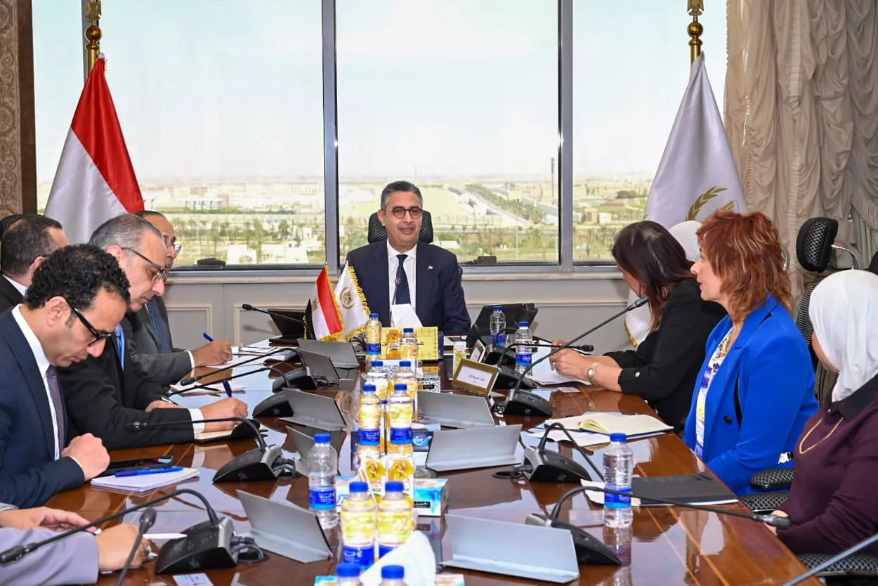 وزير التموين يعقد اجتماعًا مع مسؤولي برنامج الأغذية العالمي
