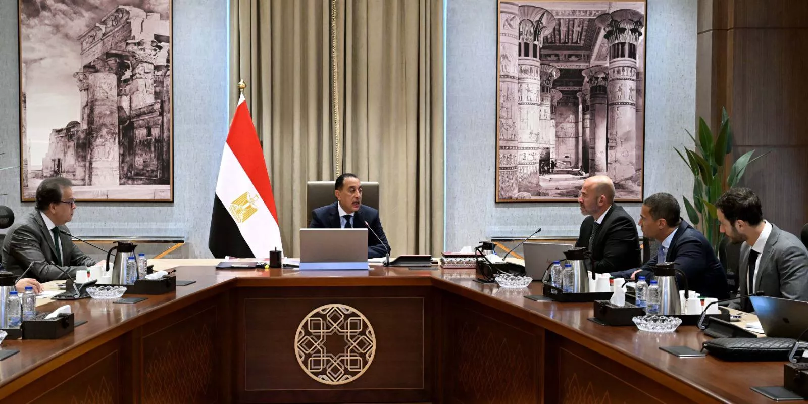 مدبولي يناقش مشروع مدينة المستشفيات والمعاهد بالعاصمة الجديدة