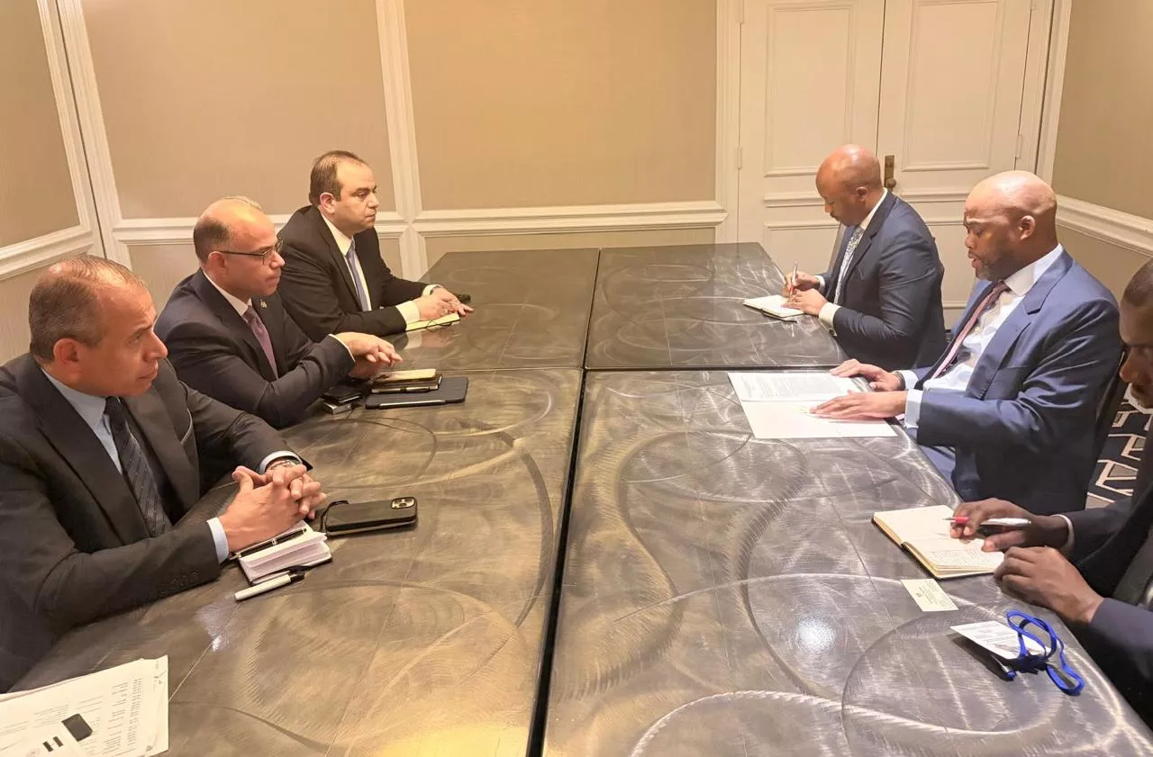 وزير الاستثمار يجتمع مع الأمين العام لسكرتارية AfCFTA