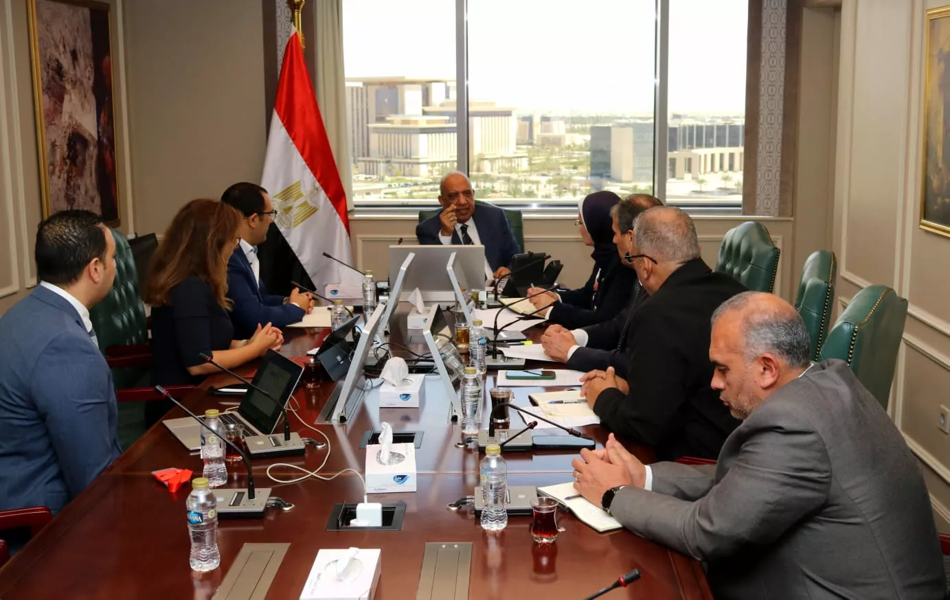 وزير الكهرباء يجتمع مع وفد شركة نكسوس انالاتيكا