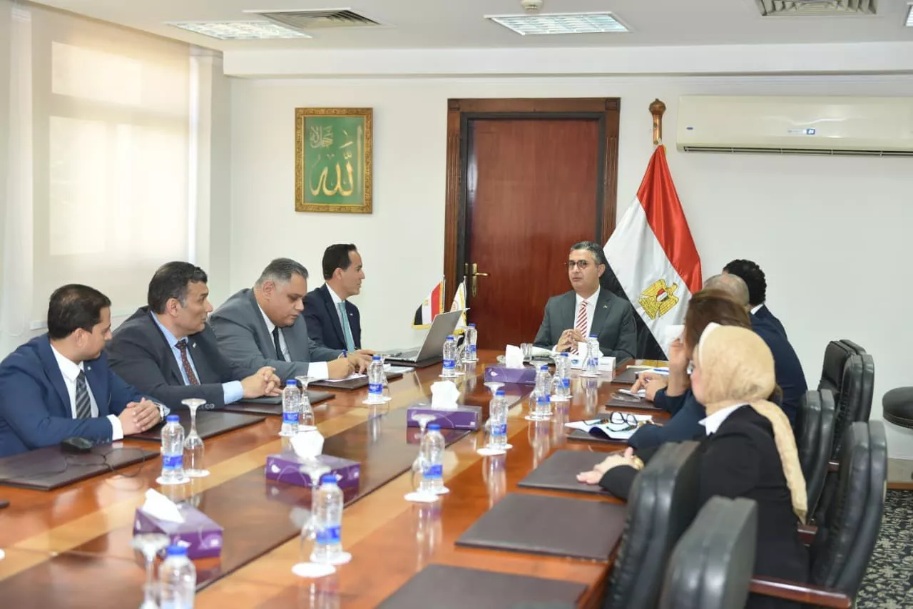 وزير التموين يتابع جهود جهاز تنمية التجارة الداخلية في التحول الرقمي