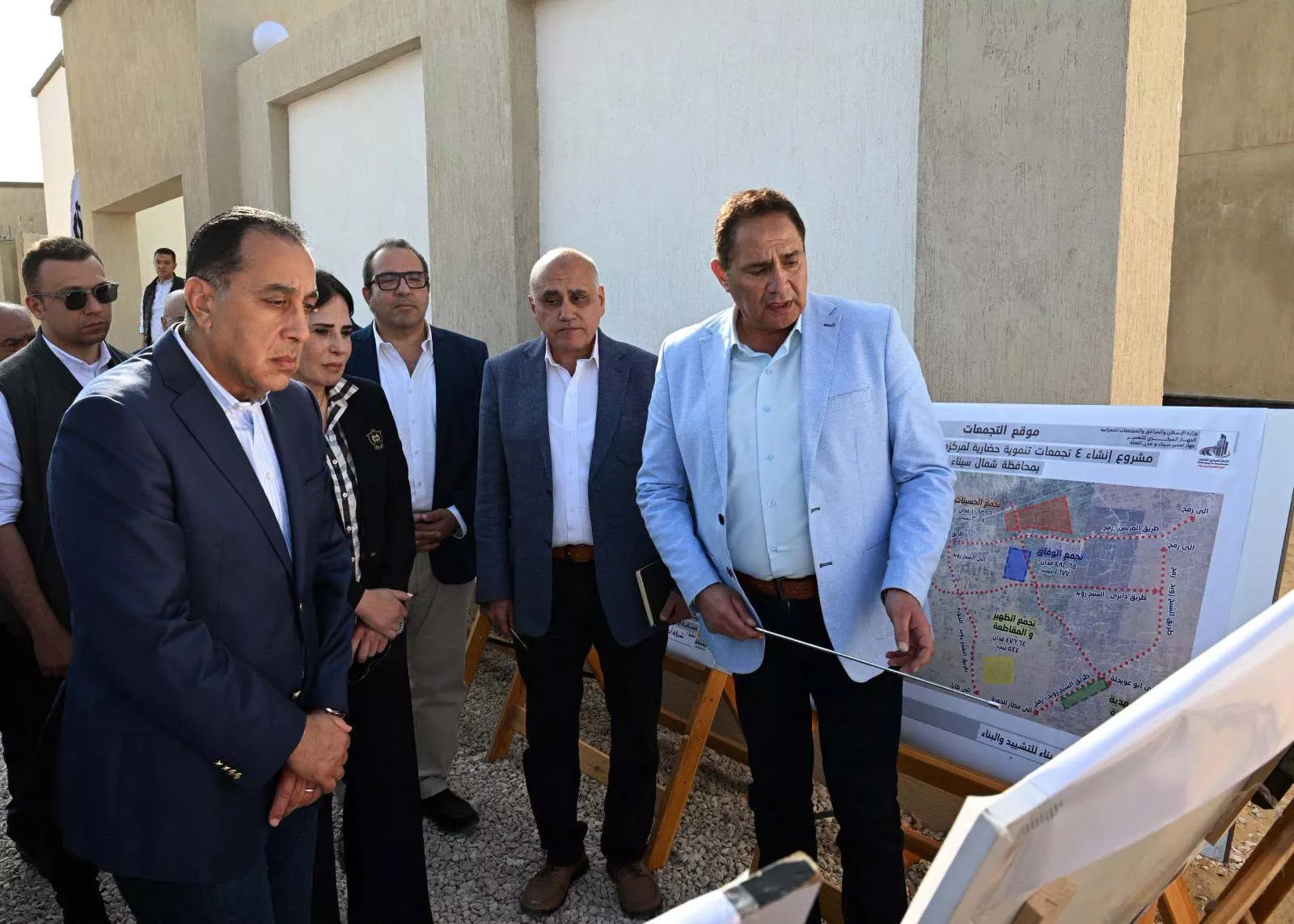 مدبولي يتابع إنشاء 17 تجمع تنموي حضري برفح والشيخ زويد