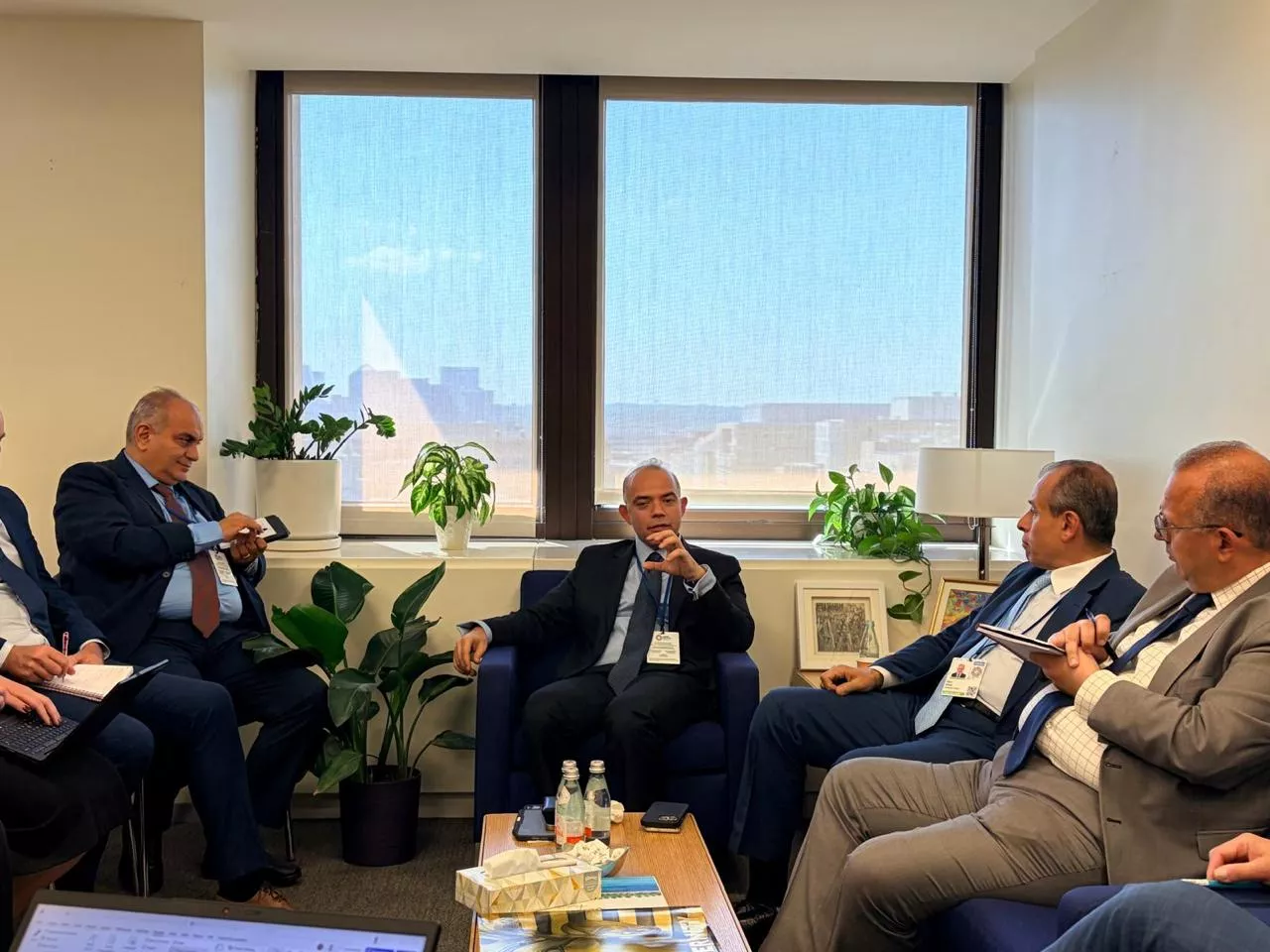 وزير الاستثمار يجتمع مع أحد مسئولى صندوق النقد الدولي