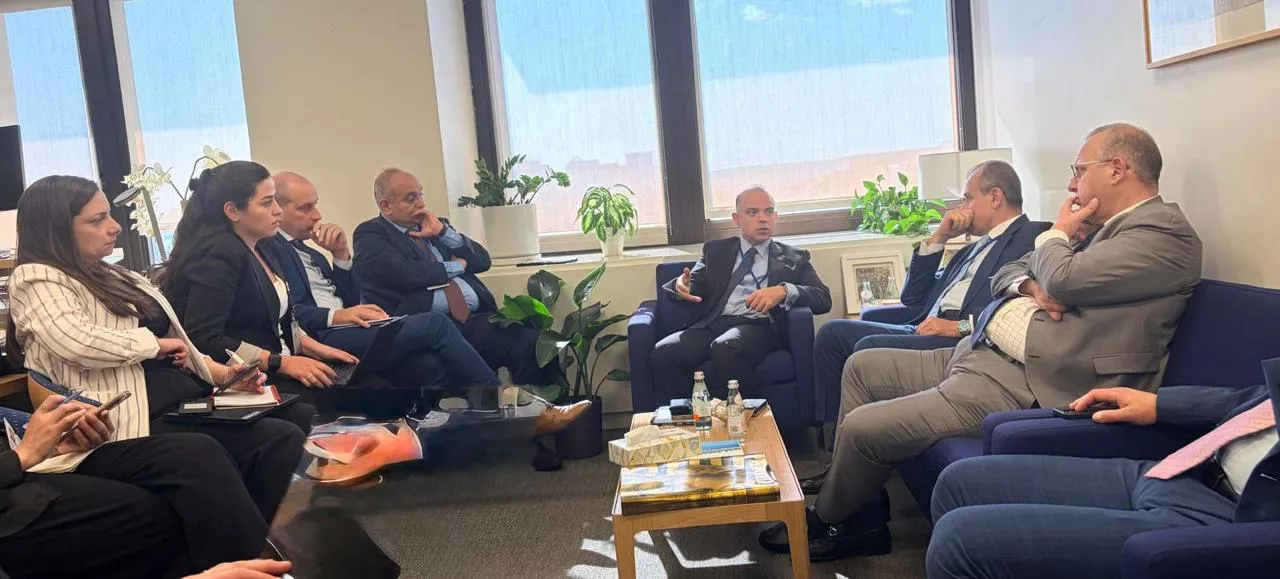 وزير الاستثمار يجتمع مع أحد مسئولى صندوق النقد الدولي