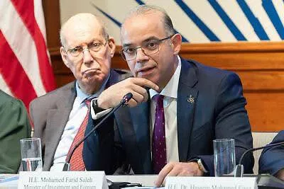وزير الاستثمار يشارك في مائدة مستديرة بغرفة التجارة الأمريكية