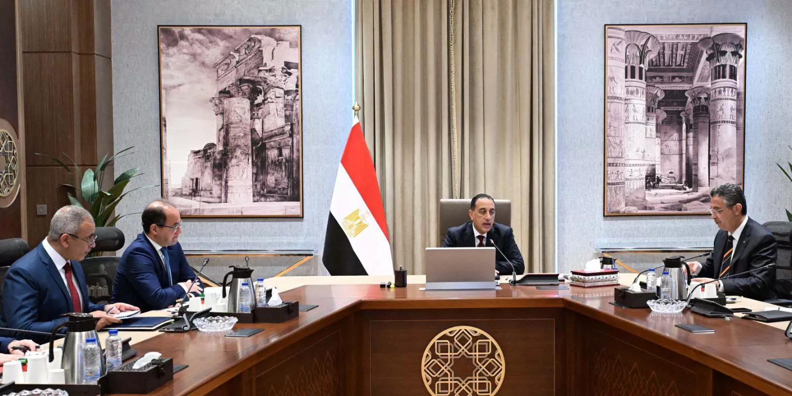 مدبولي يتابع إجراءات توفير مخزون مطمئن من السلع