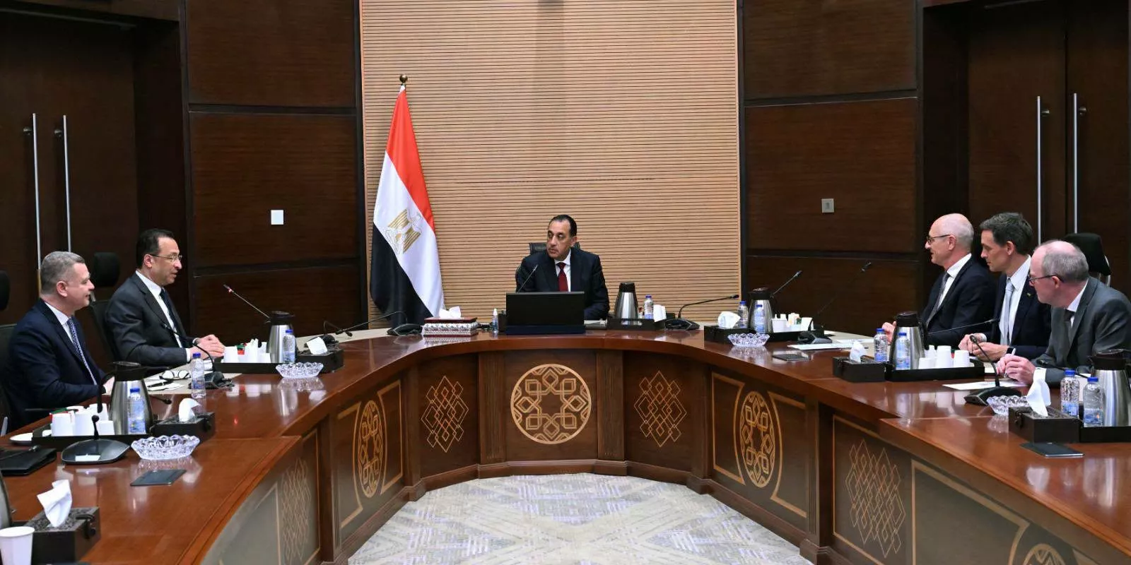 رئيس الوزراء يلتقي الرئيس التنفيذي لشركة فاليو الفرنسية