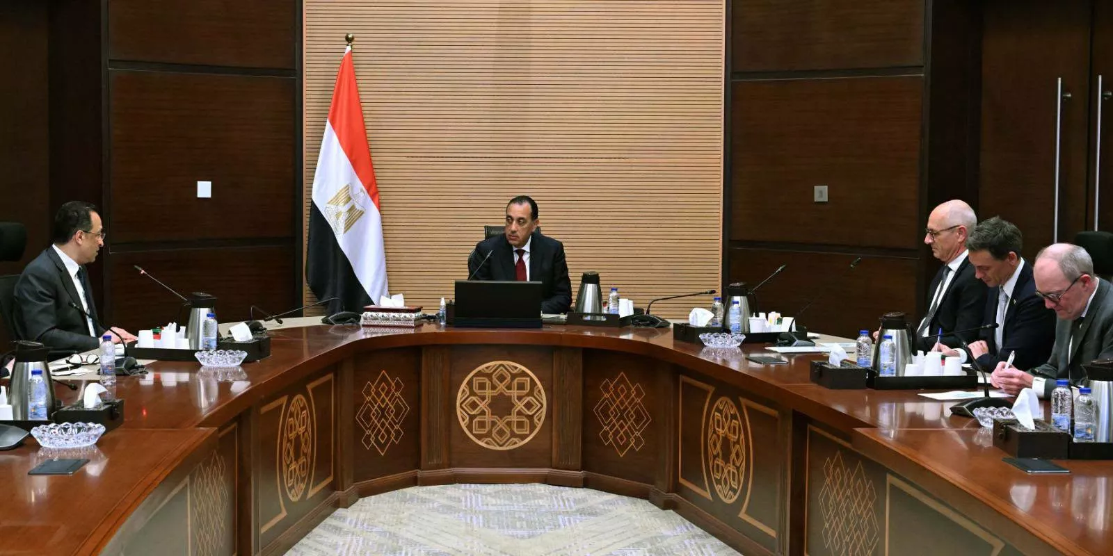 رئيس الوزراء يلتقي الرئيس التنفيذي لشركة فاليو الفرنسية