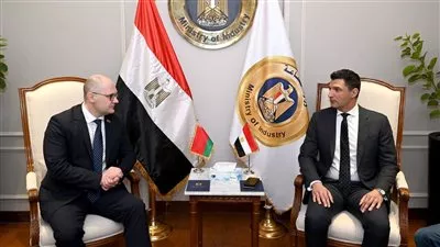 مصر وبيلاروسيا تبحثان التعاون في توطين صناعات الجرارات والمعدات الزراعية والثقيلة