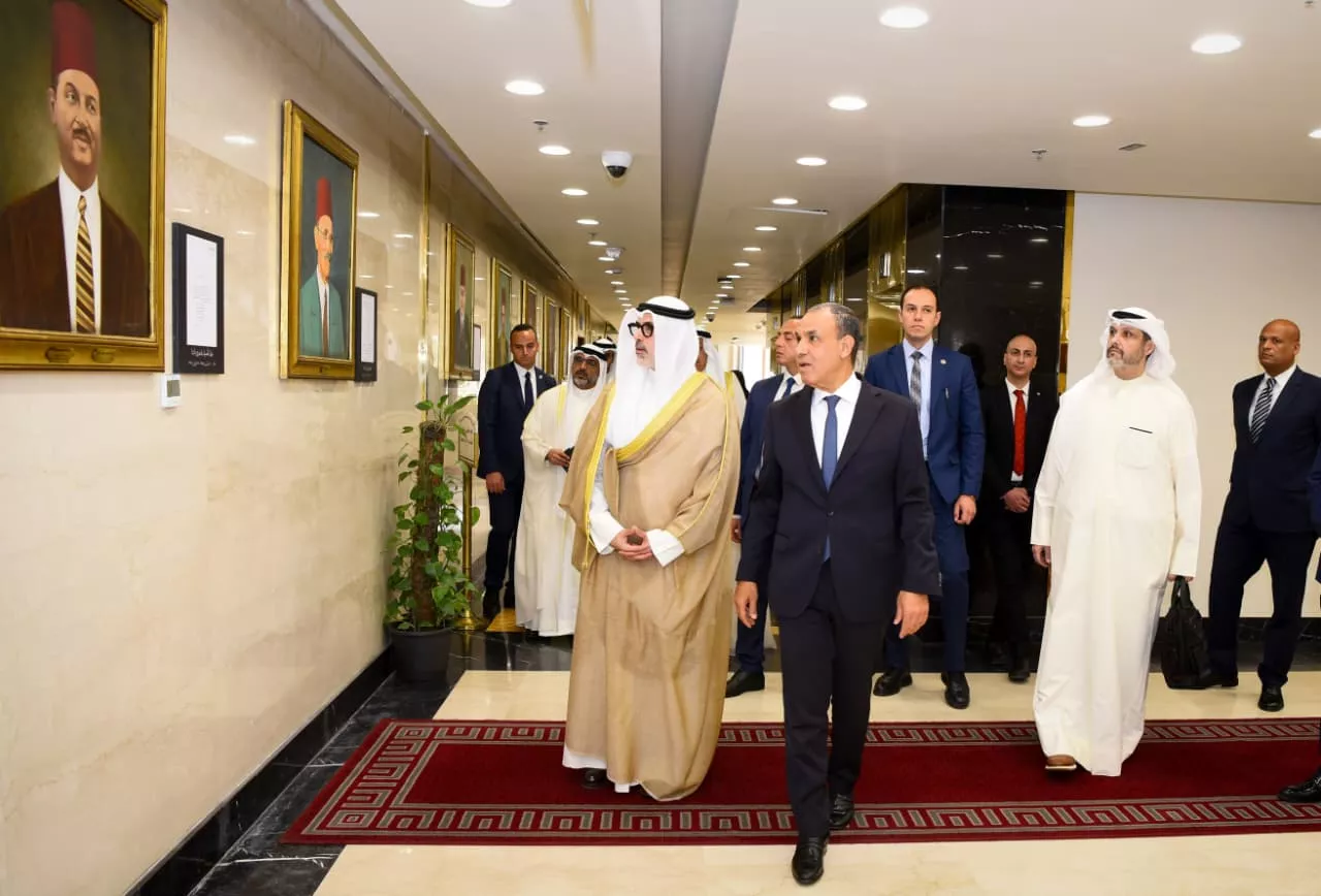 وزير الخارجية يعقد مباحثات مع نظيره الكويتي