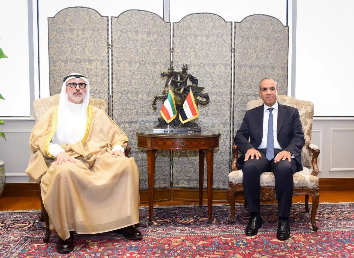 وزير الخارجية يعقد مباحثات مع نظيره الكويتي
