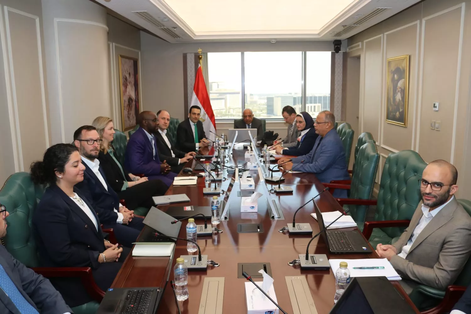 وزير الكهرباء يلتقي وفد شركة سكاتك 