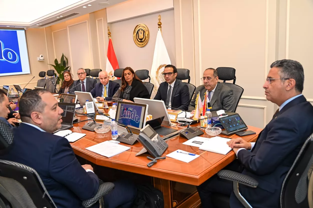 وزير التموين يعقد اجتماعًا مع شركة سُبل للاستثمار التجاري