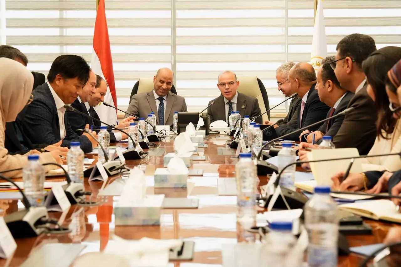 تعاون بين وزارتي الاستثمار والتجارة الخارجية والعمل