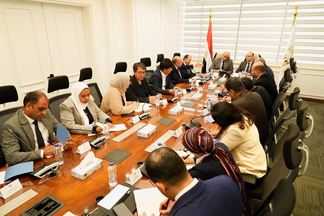 تعاون بين وزارتي الاستثمار والتجارة الخارجية والعمل