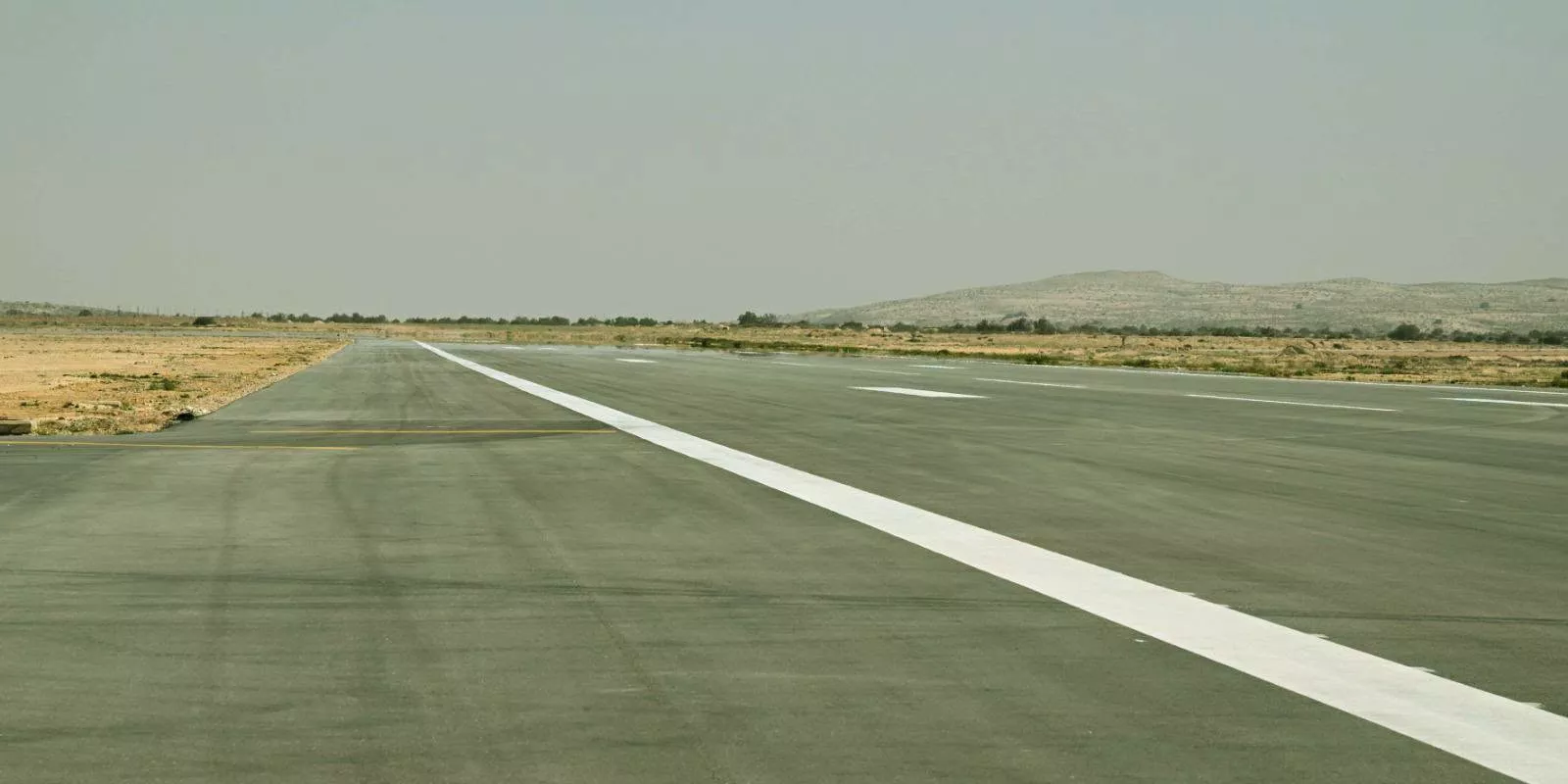 مدبولي يتابع الموقف التنفيذي لمشروع تطوير مطار العريش الدولي