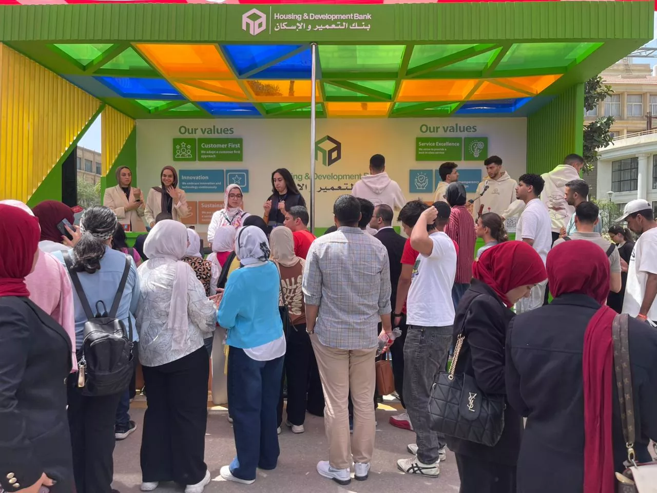 بنك التعمير والإسكان يشارك في رعاية النسخة الثالثة من الملتقى التوظيفي بجامعة القاهرة