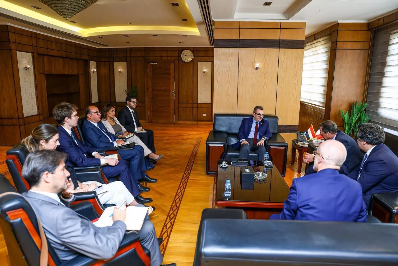 وزير التخطيط يجتمع مع وفد وزارة الخزانة الفرنسية