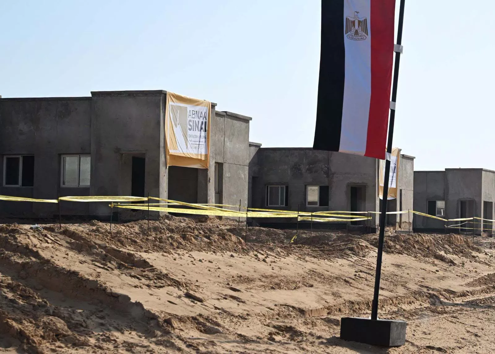 مدبولي يتابع إنشاء 17 تجمع تنموي حضري برفح والشيخ زويد