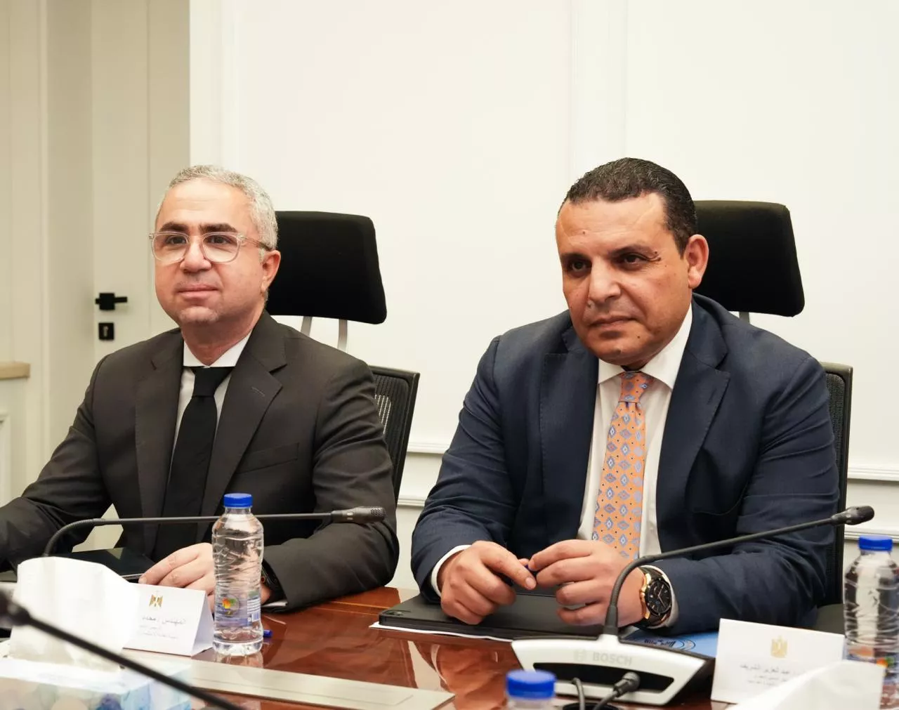 وزير الاستثمار مع قيادات مجموعة AJE Group
