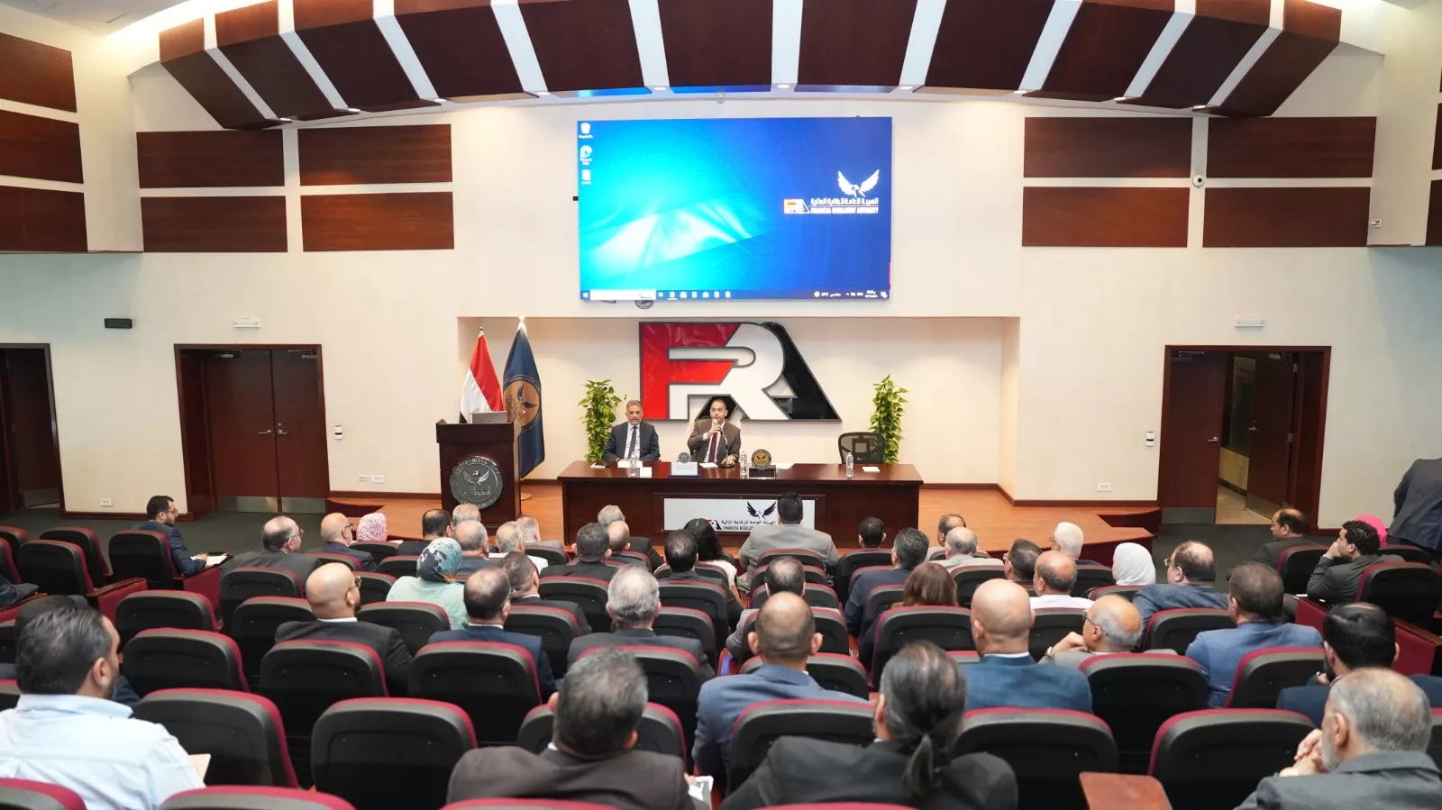 اجتماع عزام بممثلي شركات إدارة برامج الرعاية الصحية