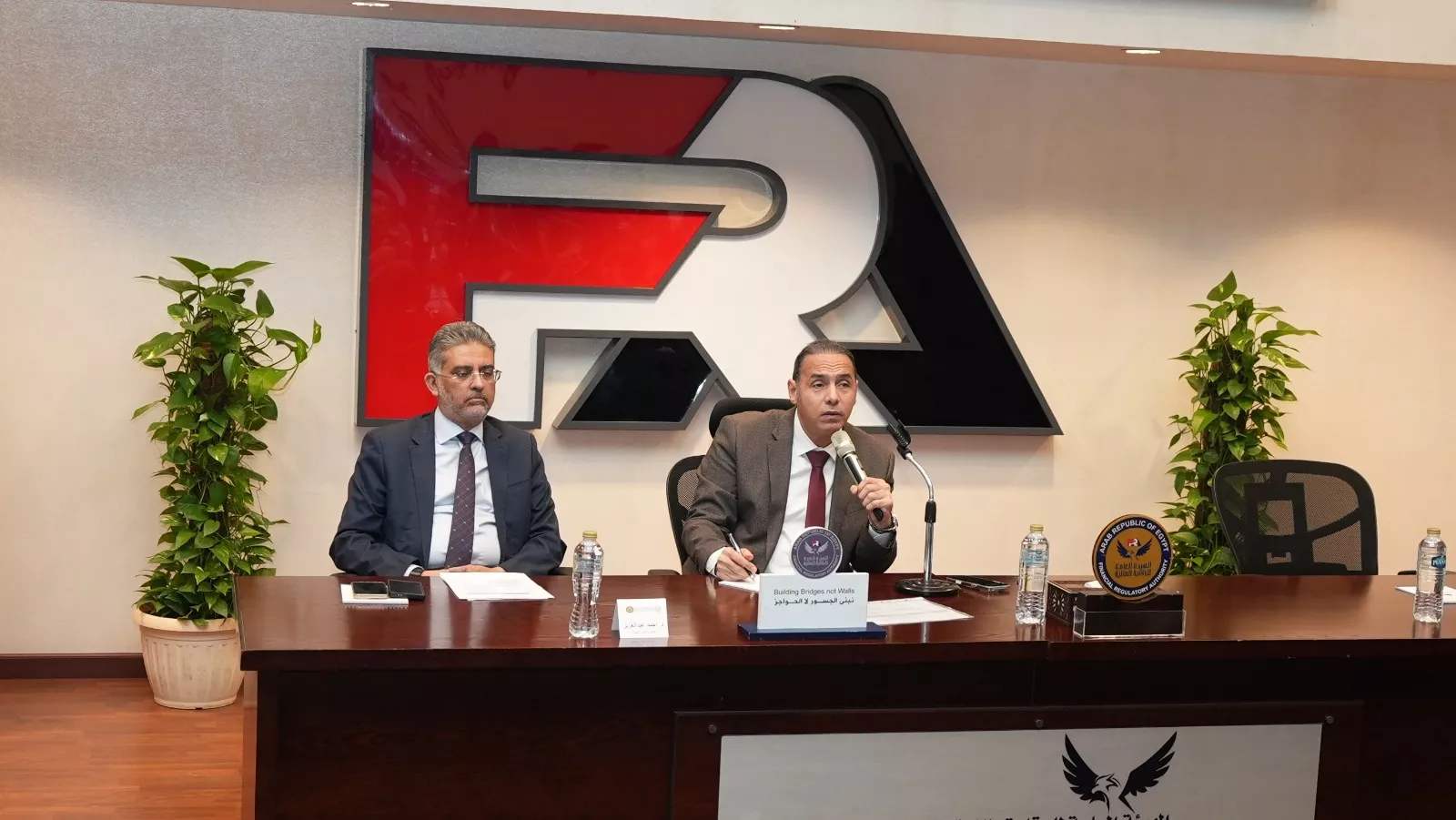 اجتماع عزام بممثلي شركات إدارة برامج الرعاية الصحية