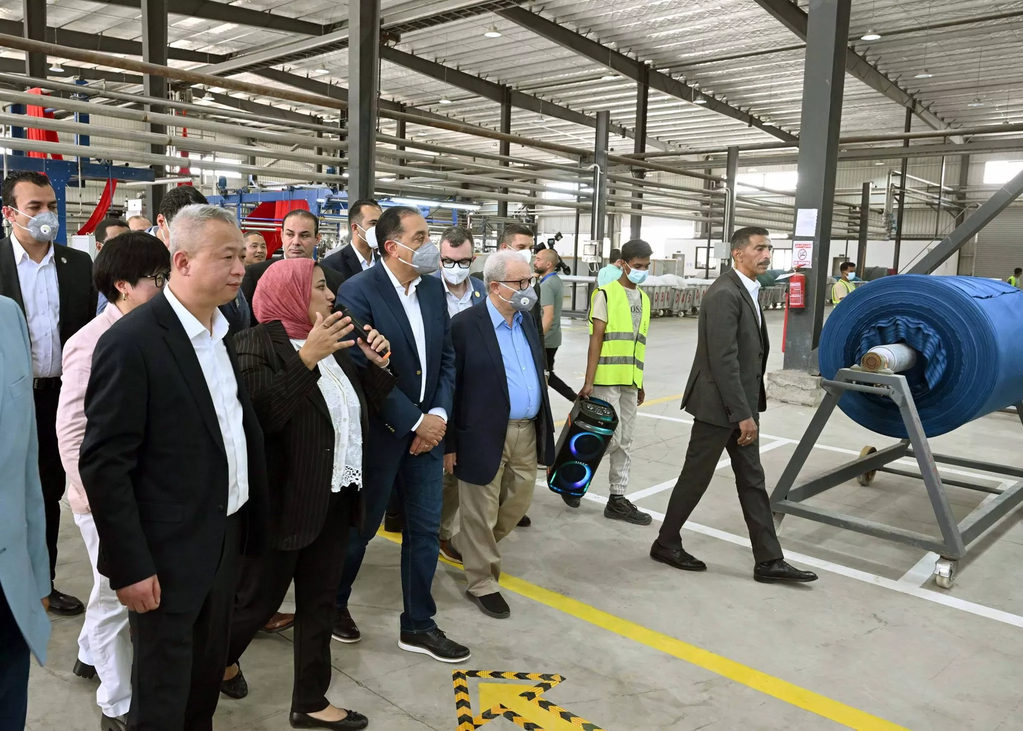 رئيس الوزراء يفتتح مصنع شركة إتش كي دينج تشانج شينج