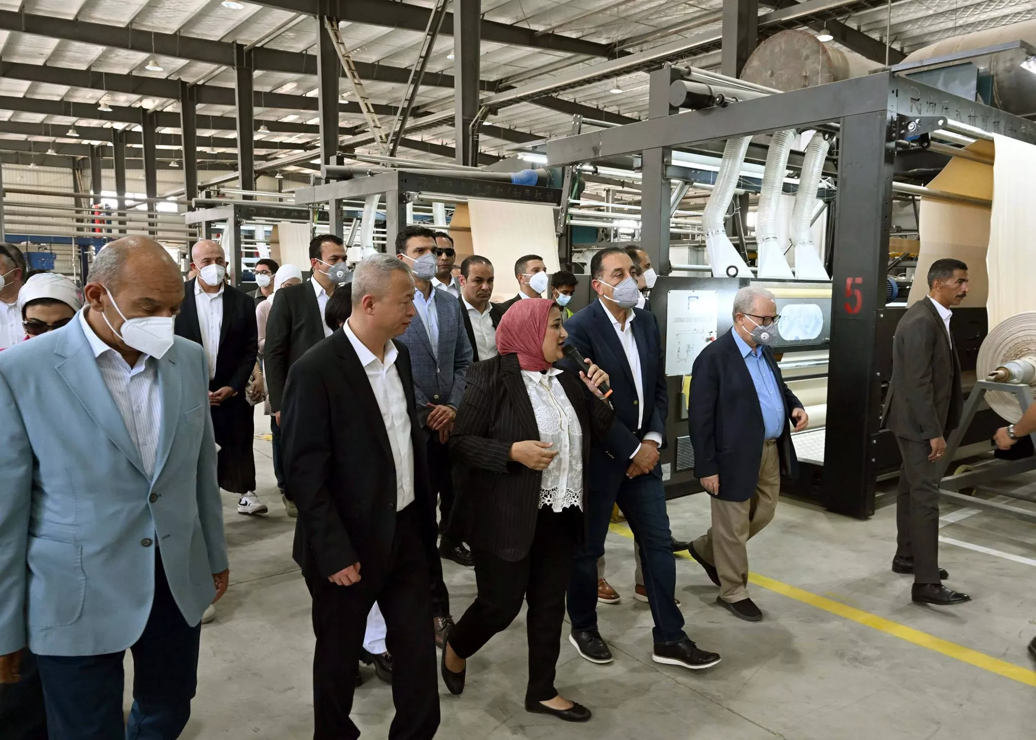 رئيس الوزراء يفتتح مصنع شركة إتش كي دينج تشانج شينج
