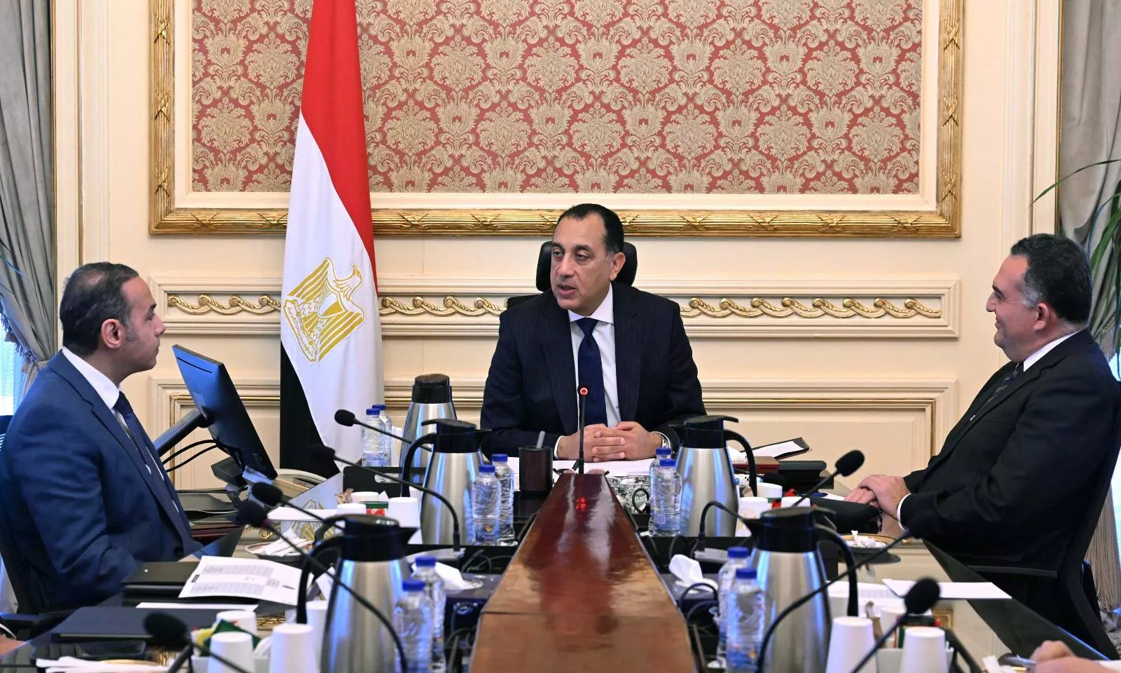 رئيس الوزراء يجتمع برئيسي هيئة الرقابة المالية والبورصة 