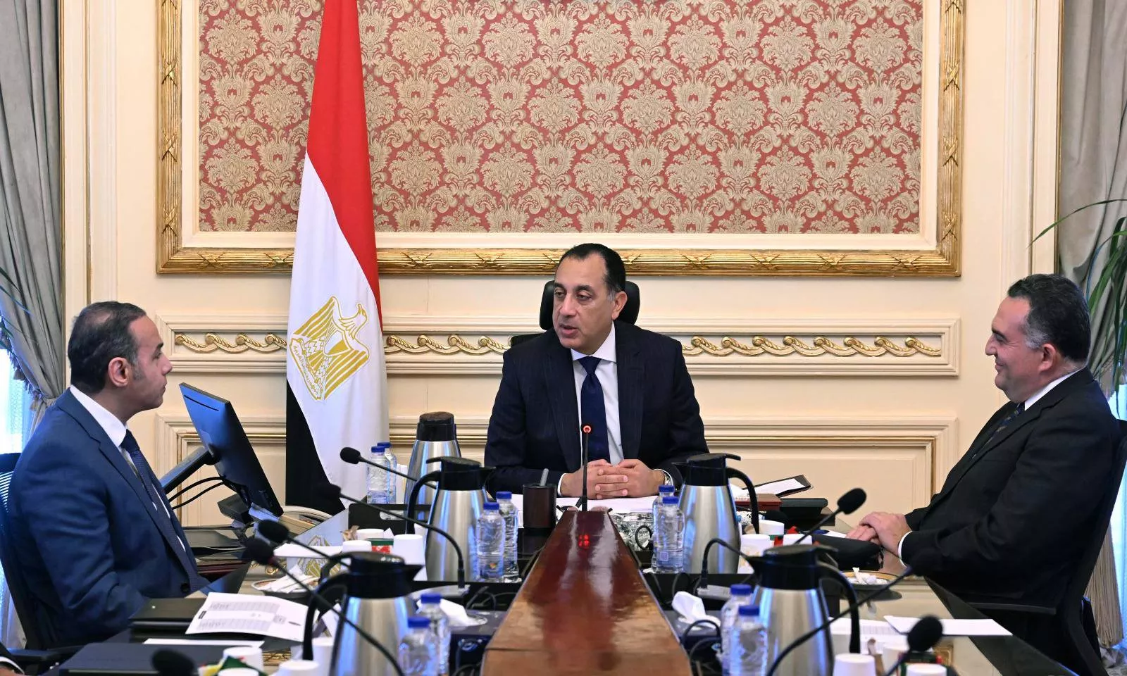رئيس الوزراء يجتمع برئيسي هيئة الرقابة المالية والبورصة 