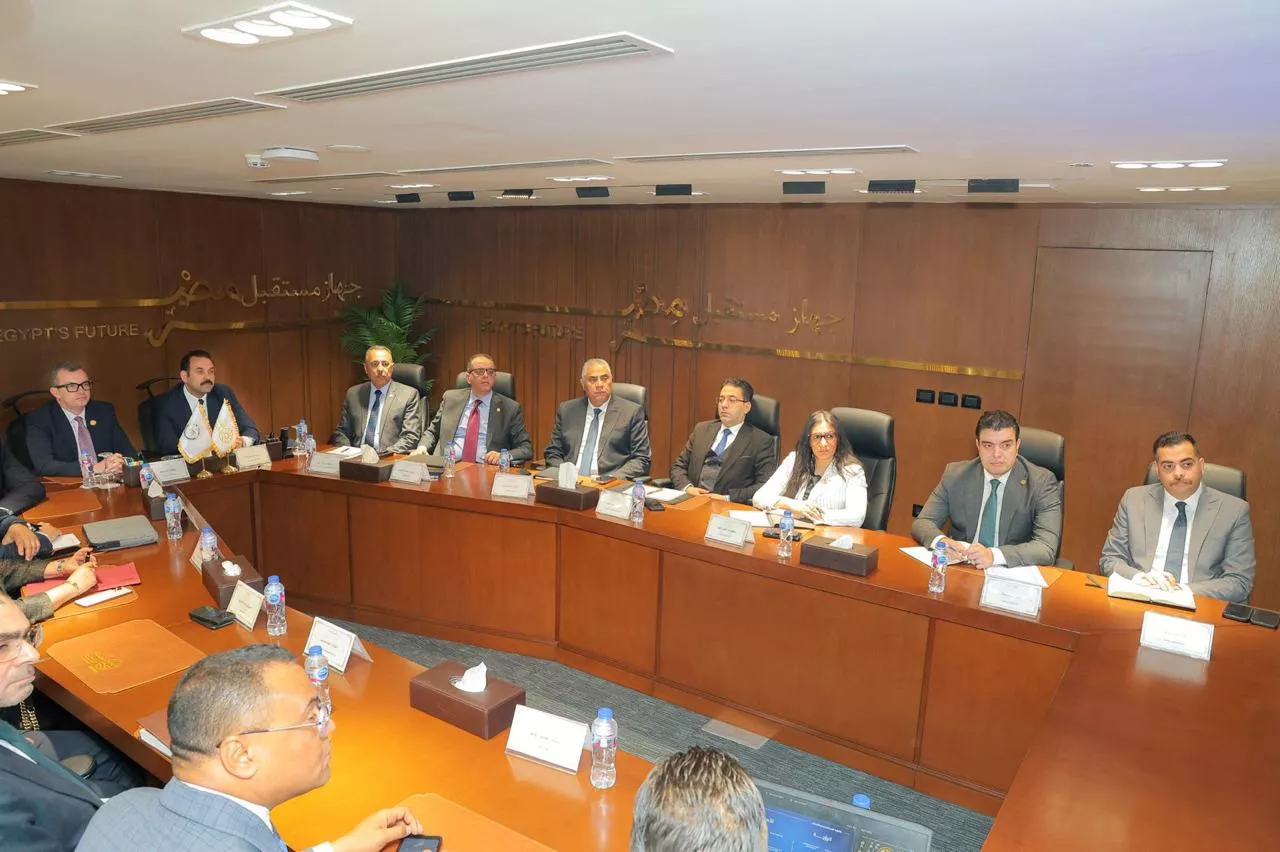 وزير التخطيط يجتمع مع المدير التنفيذي لجهاز مستقبل مصر
