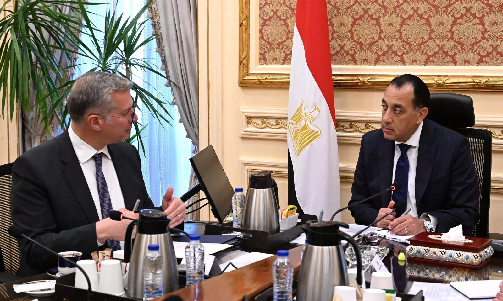 رئيس الوزراء يلتقي وزير البترول لمتابعة عددٍ من ملفات العمل