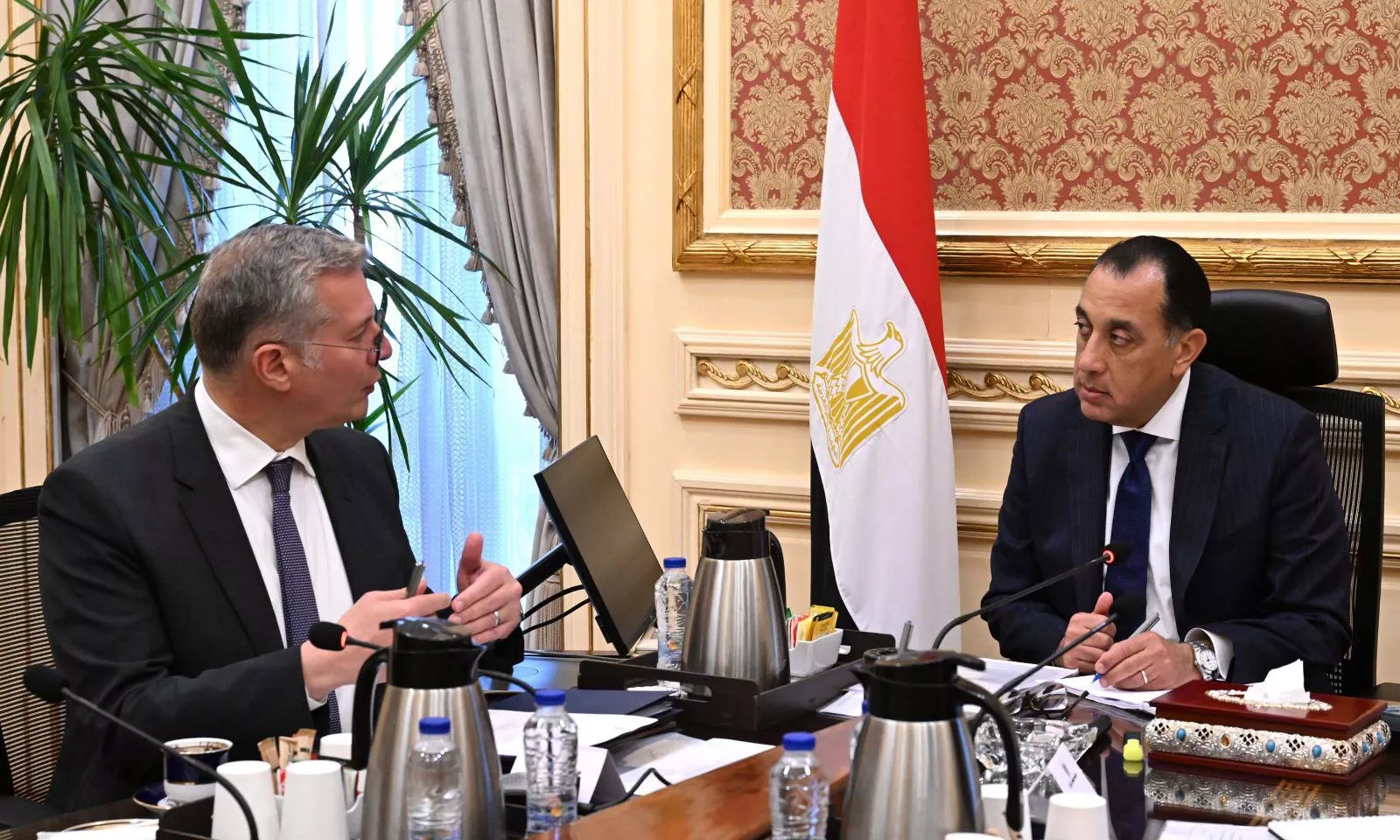 رئيس الوزراء يلتقي وزير البترول لمتابعة عددٍ من ملفات العمل