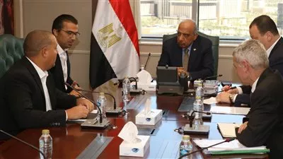 وزير الكهرباء يبحث مع تحالف «حسن علام- إنفينيتي» مستجدات مشروعات الطاقة الجديدة والمتجددة