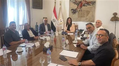 وزيرة «الثقافة» تبحث سبل تطوير وتعزيز تنافسية صناعة السينما 
